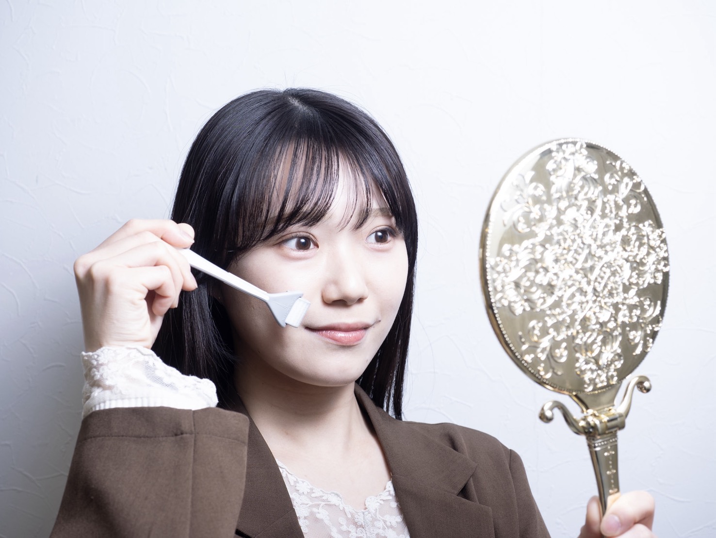 ダーマローラーを使用する様子