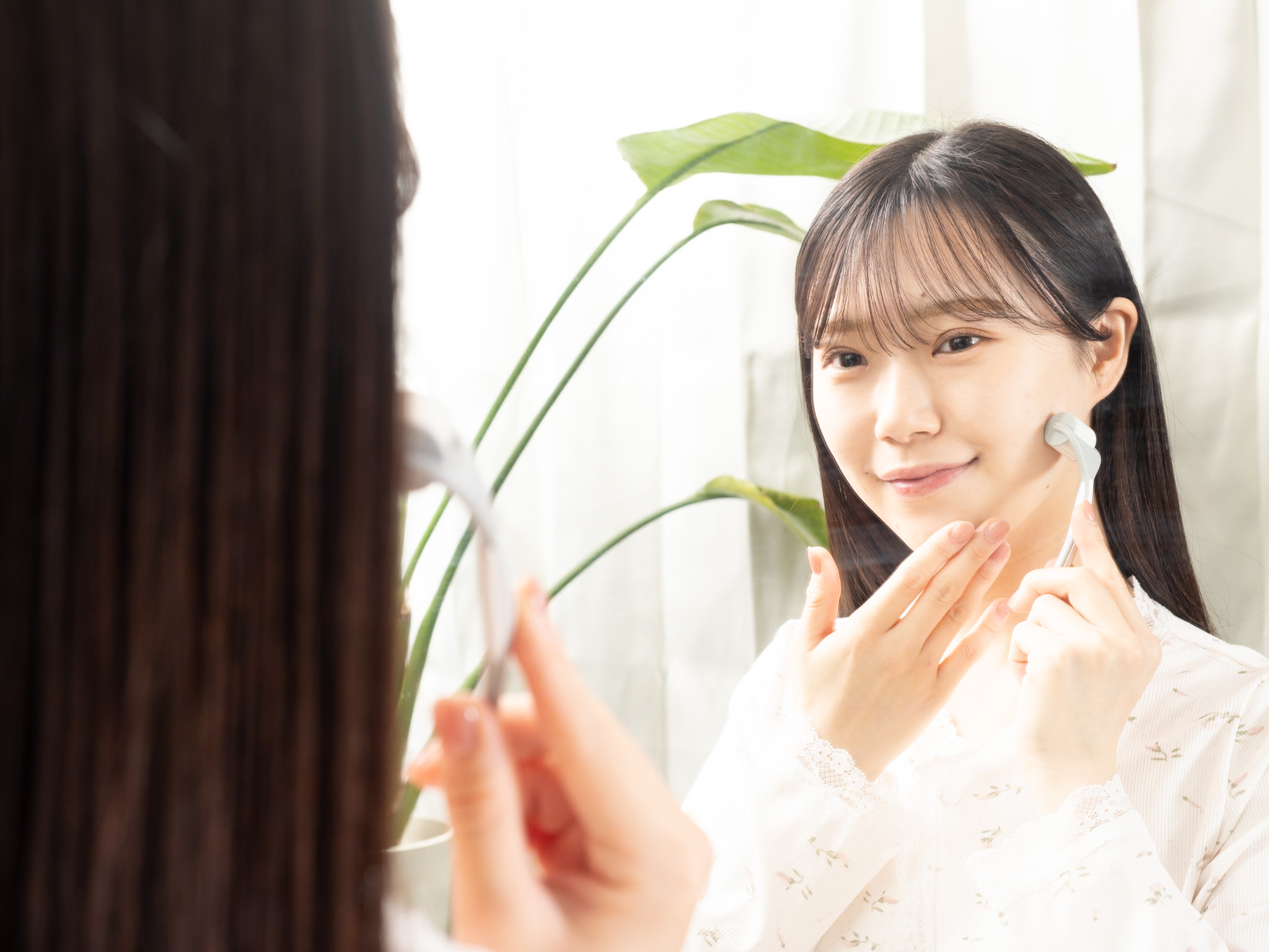ダーマローラーを使用する様子